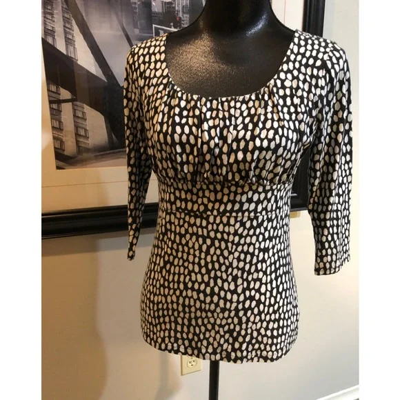 EUC Women’s Ann Taylor top - Picture 1 of 7